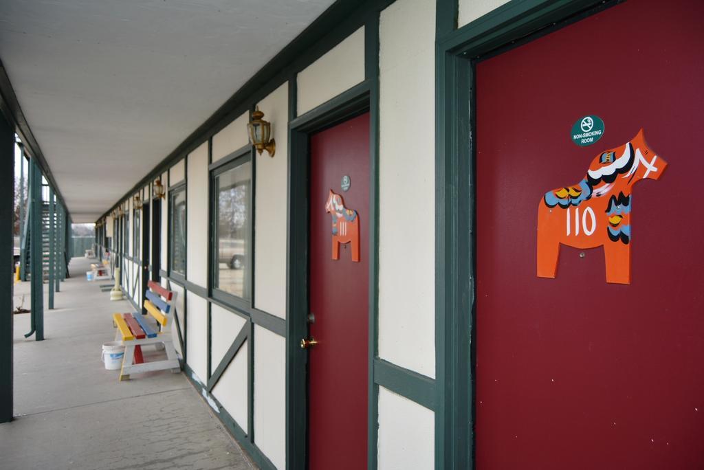 Viking Motel Lindsborg Екстер'єр фото