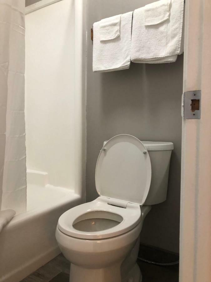Viking Motel Lindsborg Екстер'єр фото