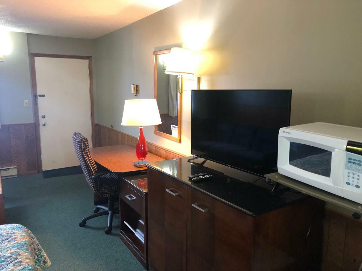 Viking Motel Lindsborg Екстер'єр фото