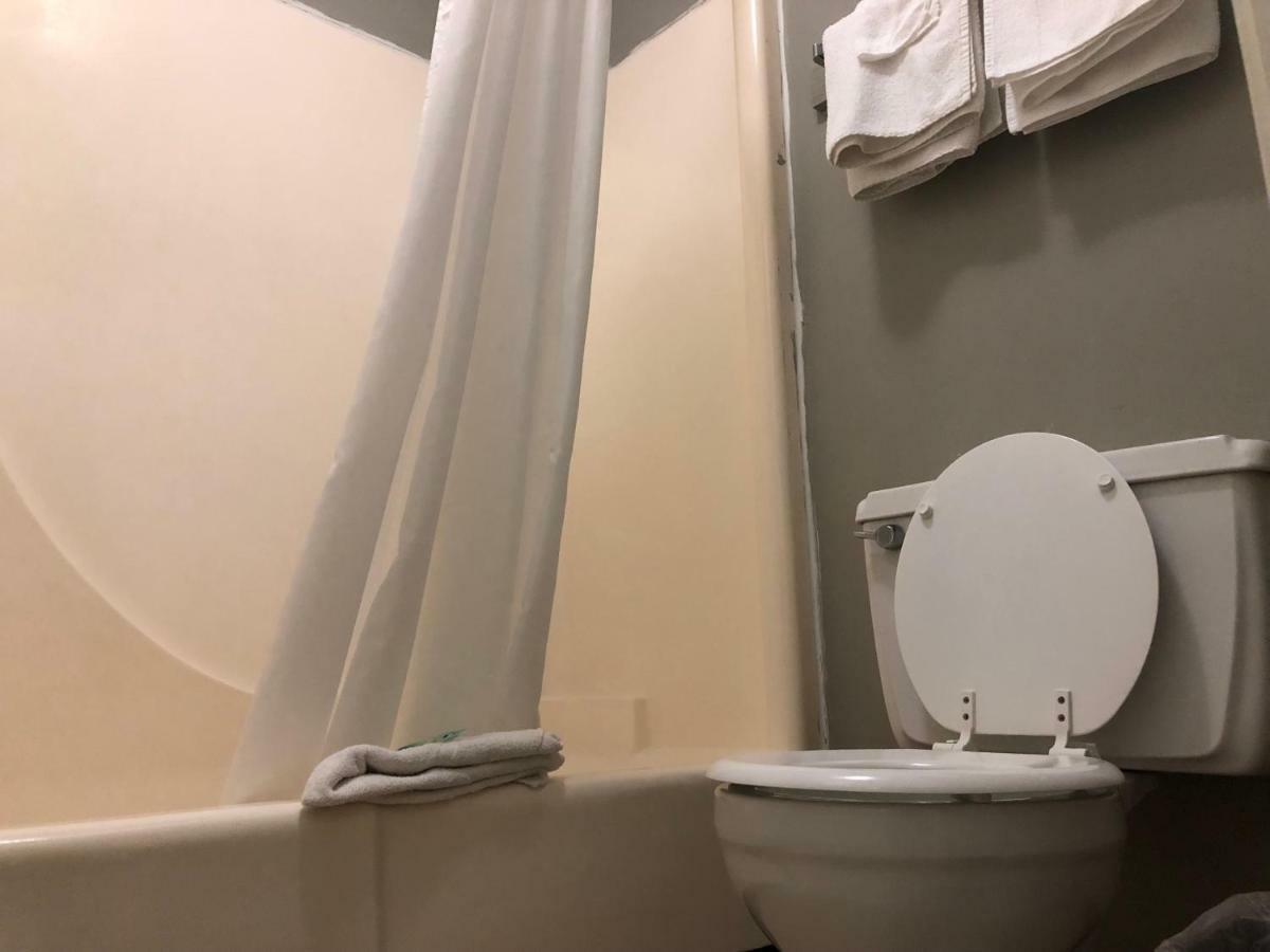 Viking Motel Lindsborg Екстер'єр фото