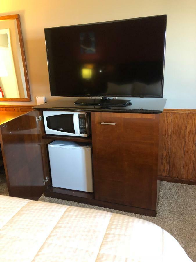 Viking Motel Lindsborg Екстер'єр фото
