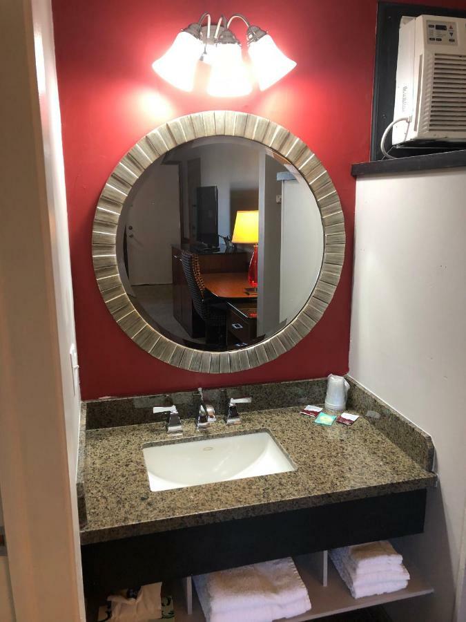 Viking Motel Lindsborg Екстер'єр фото