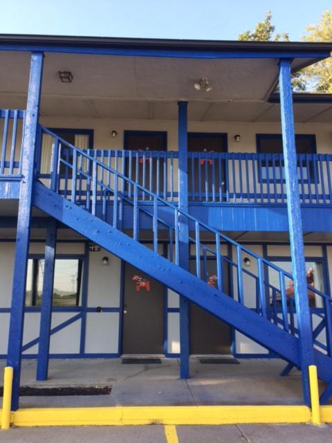 Viking Motel Lindsborg Екстер'єр фото